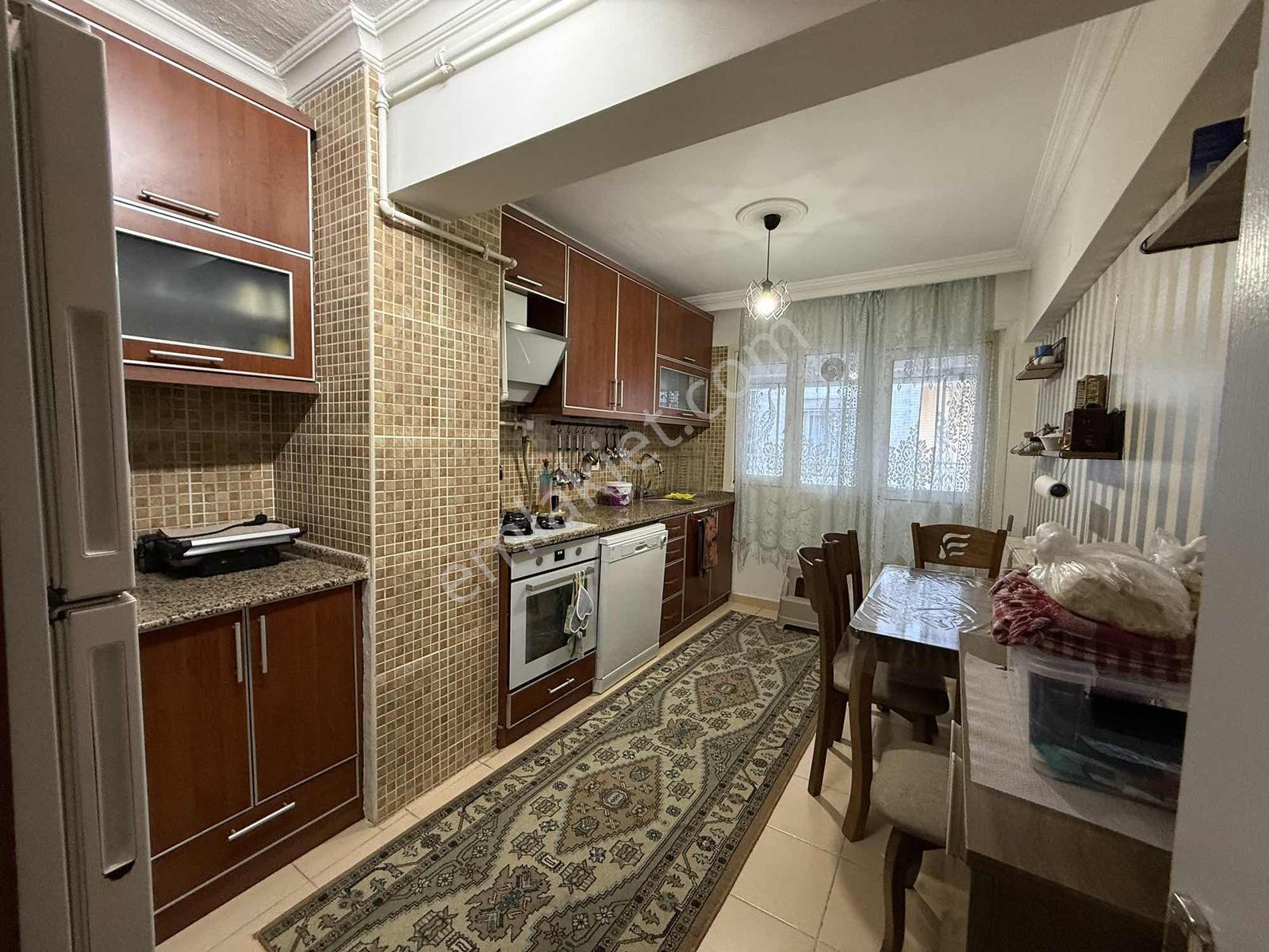 Merkezi Konumda, Metroya Adım Mesafesinde, 120 M² Ferah Arakat — fotoğraf 4