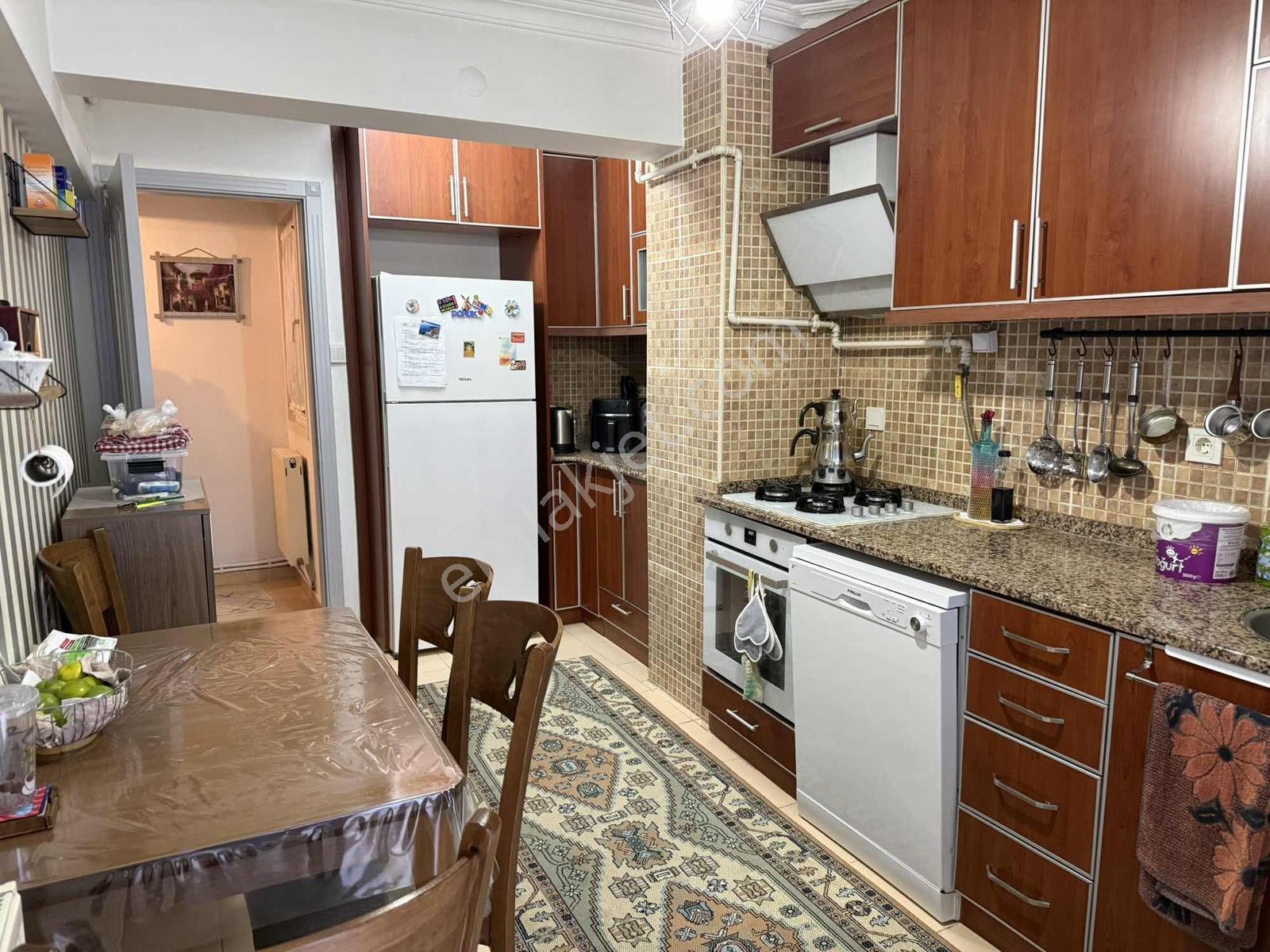 Merkezi Konumda, Metroya Adım Mesafesinde, 120 M² Ferah Arakat — fotoğraf 6