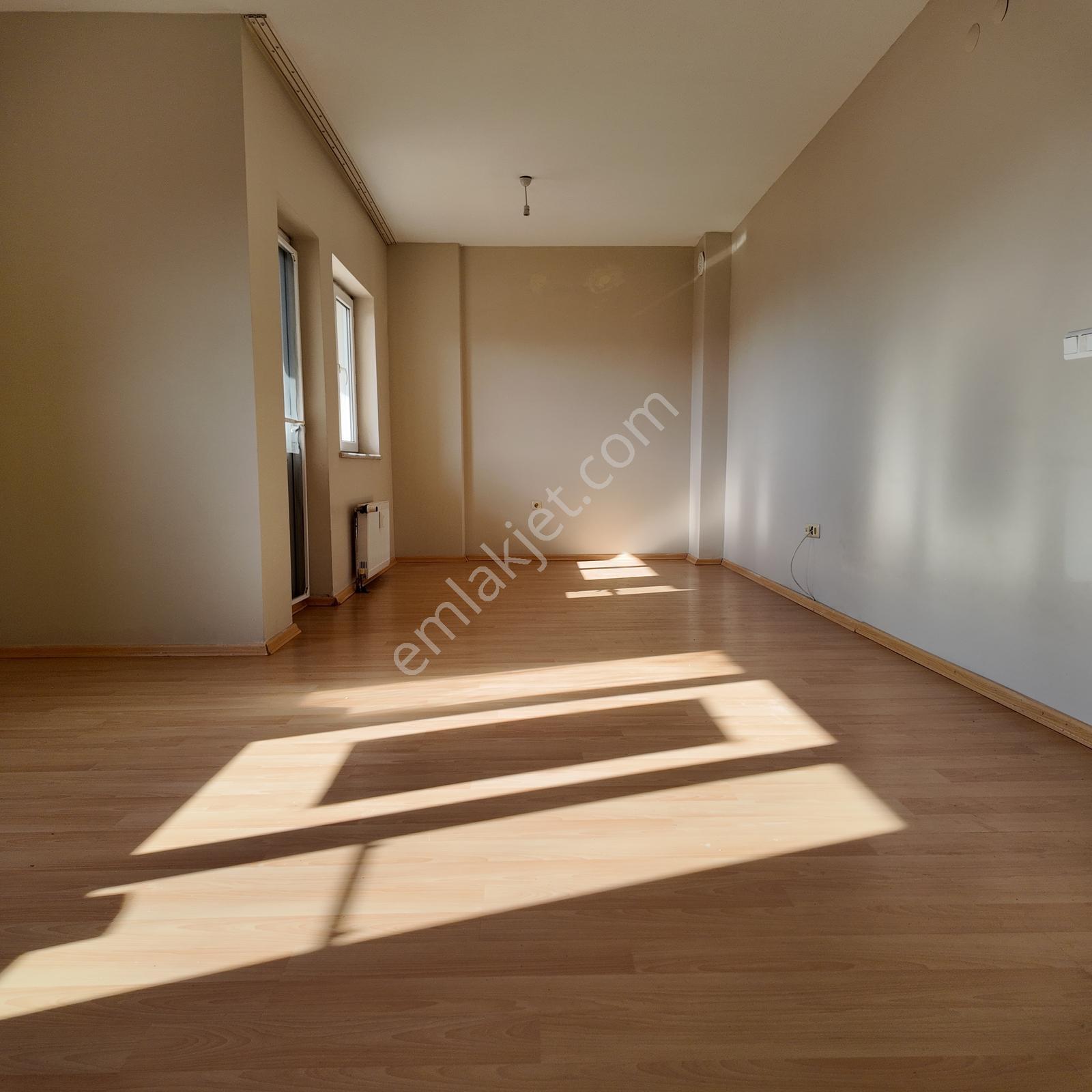 Toki Konutları Sevilen Blokta Satılık 130 M2 3+1 Arakat Daire — fotoğraf 3