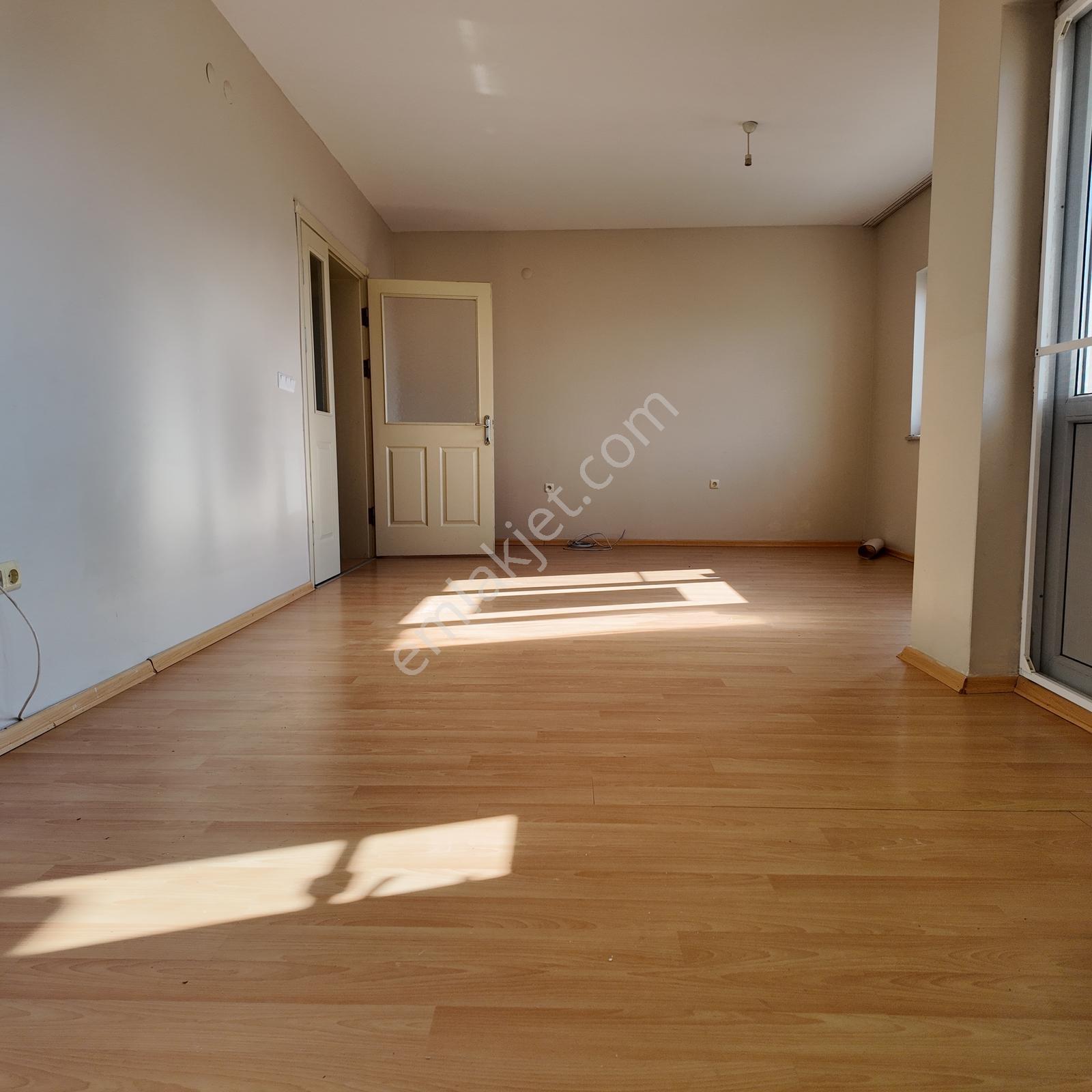 Toki Konutları Sevilen Blokta Satılık 130 M2 3+1 Arakat Daire — fotoğraf 4