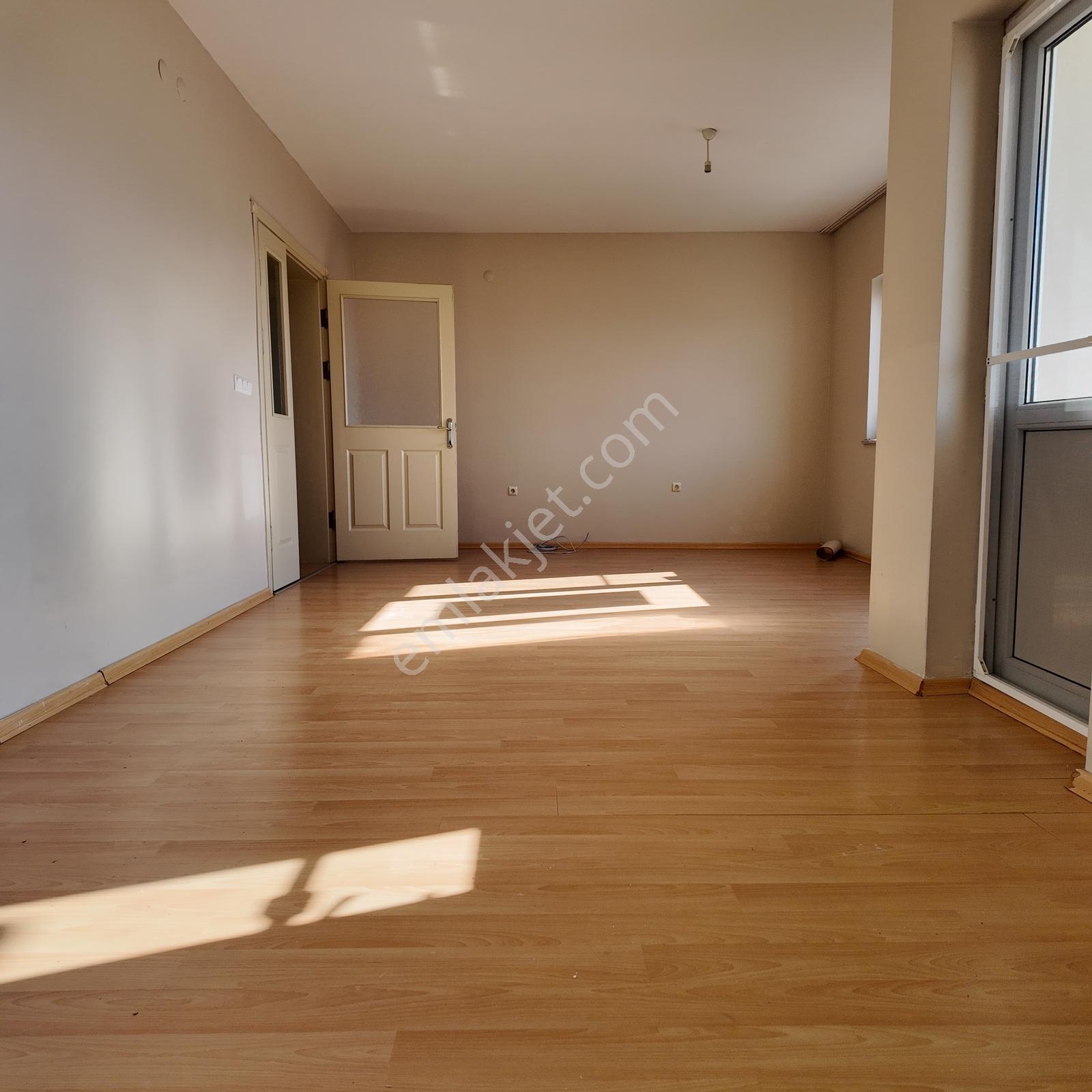 Toki Konutları Sevilen Blokta Satılık 130 M2 3+1 Arakat Daire — fotoğraf 5
