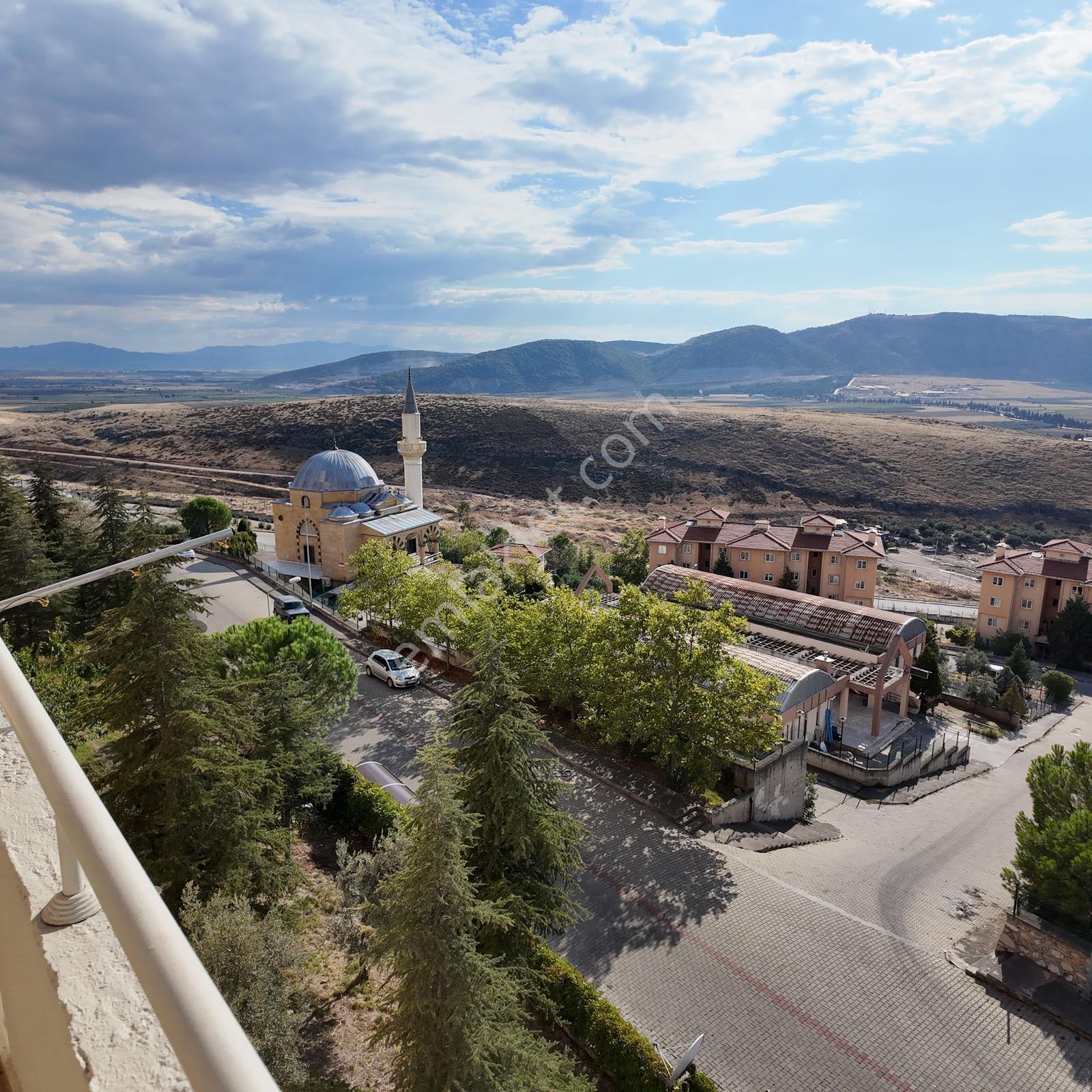 Toki Konutları Sevilen Blokta Satılık 130 M2 3+1 Arakat Daire — fotoğraf 9