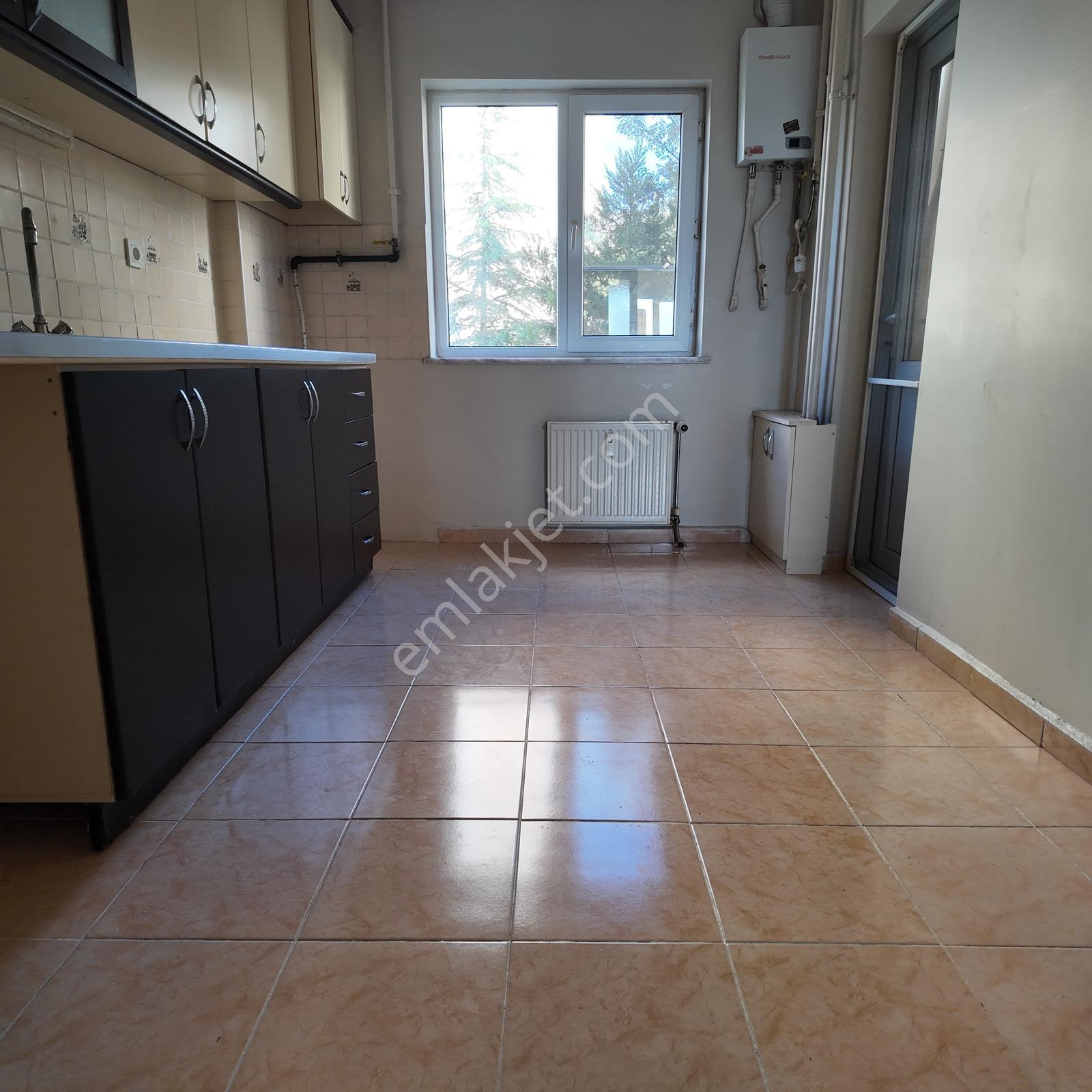 Toki Konutları Sevilen Blokta Satılık 130 M2 3+1 Arakat Daire — fotoğraf 10