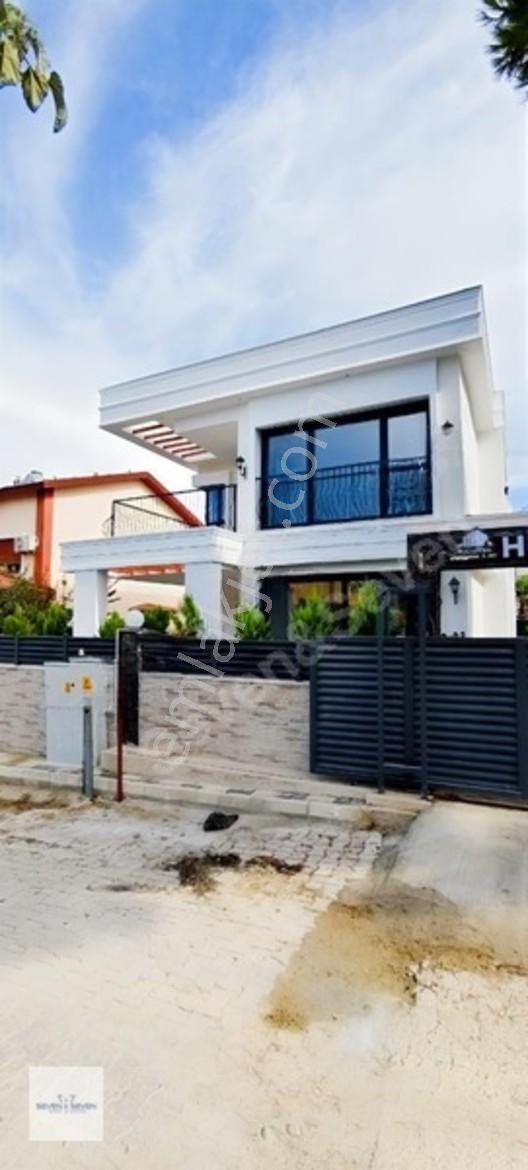 Kuşadası Kadınlar Denizi 2 Adet 4+1 Aidatsız Villamız Satışta — fotoğraf 2