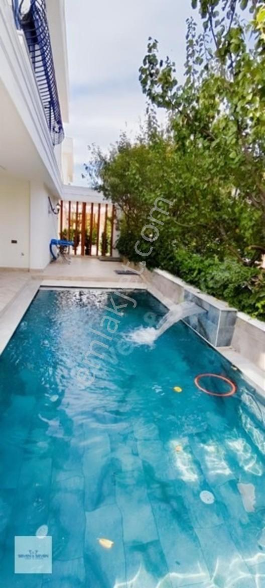 Kuşadası Kadınlar Denizi 2 Adet 4+1 Aidatsız Villamız Satışta — fotoğraf 11