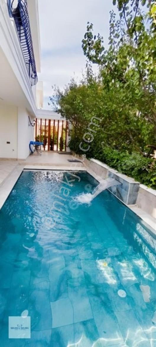 Kuşadası Kadınlar Denizi 2 Adet 4+1 Aidatsız Villamız Satışta — fotoğraf 18