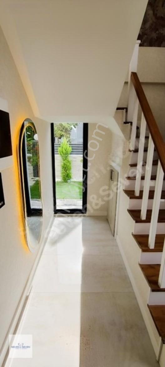 Kuşadası Kadınlar Denizi 2 Adet 4+1 Aidatsız Villamız Satışta — fotoğraf 22