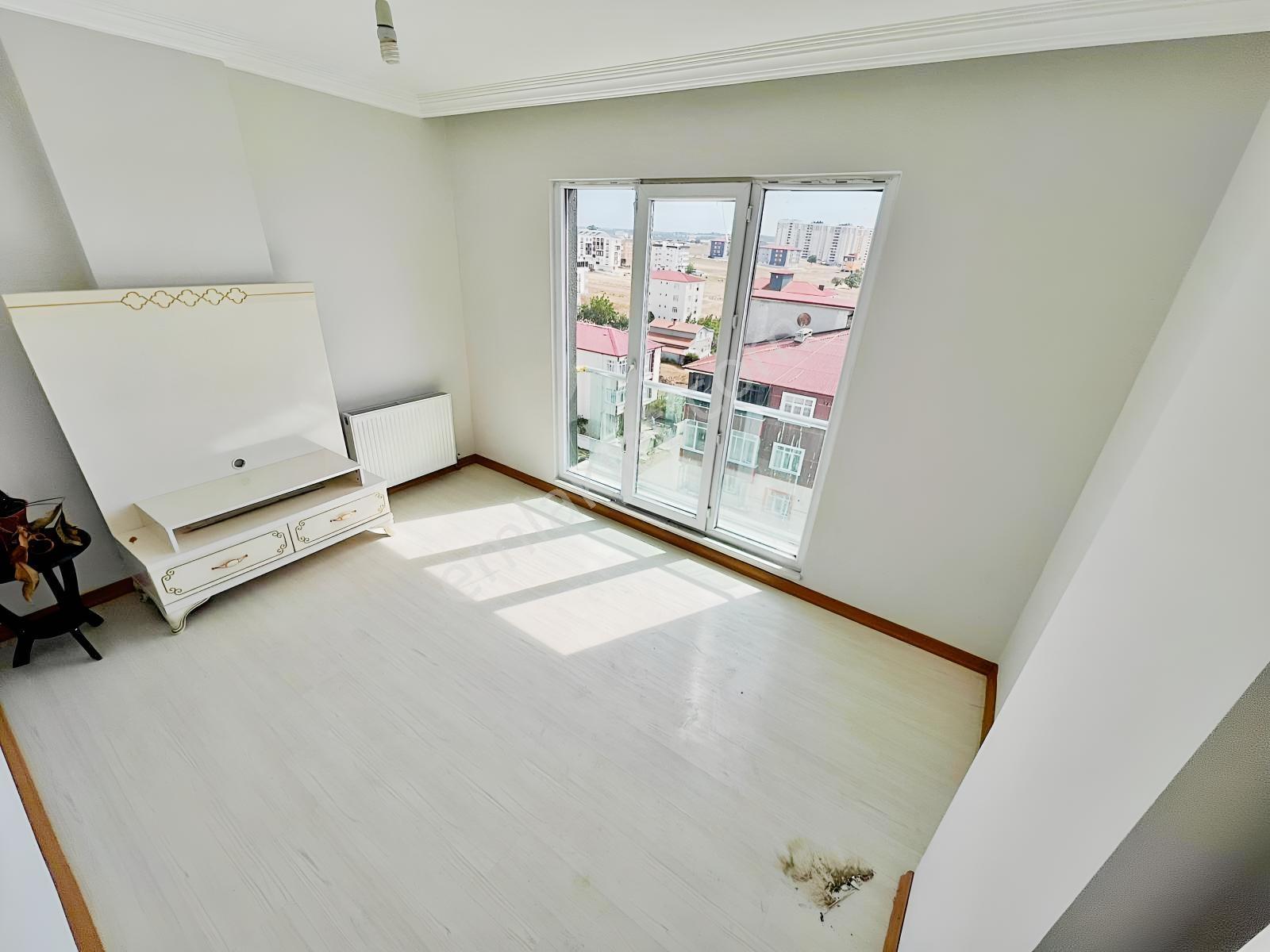 Az-er Yapı'dan Ebeveyn Banyolu İskanlı Kombili Satılık 3+1!!! — fotoğraf 14