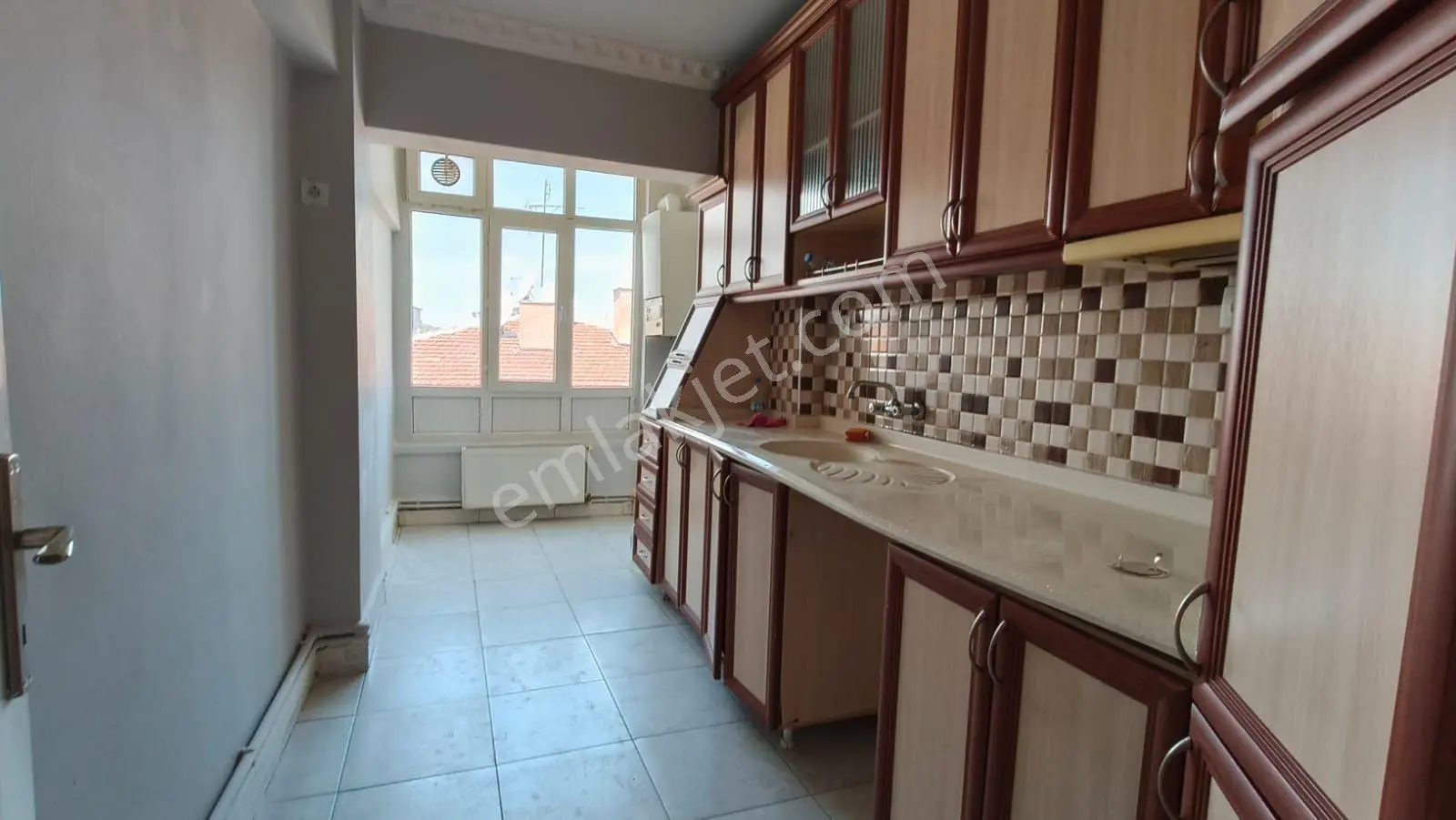 Sincan Kaymakamlığa Yakın 3+1 Satılık Ara Kat Daire