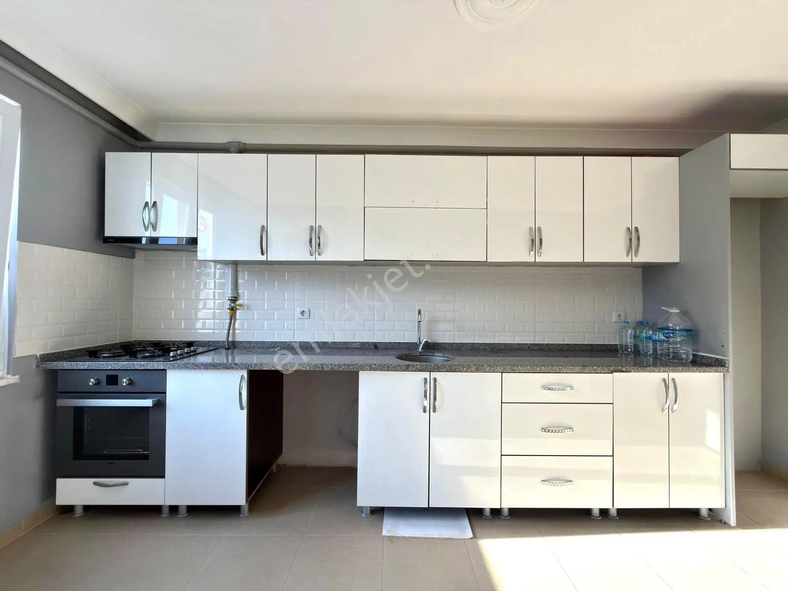 Referans'tan Altınkum'da Ön Cephe Ayrı Mutfak Asansörlü 2+1 Daire — fotoğraf 29