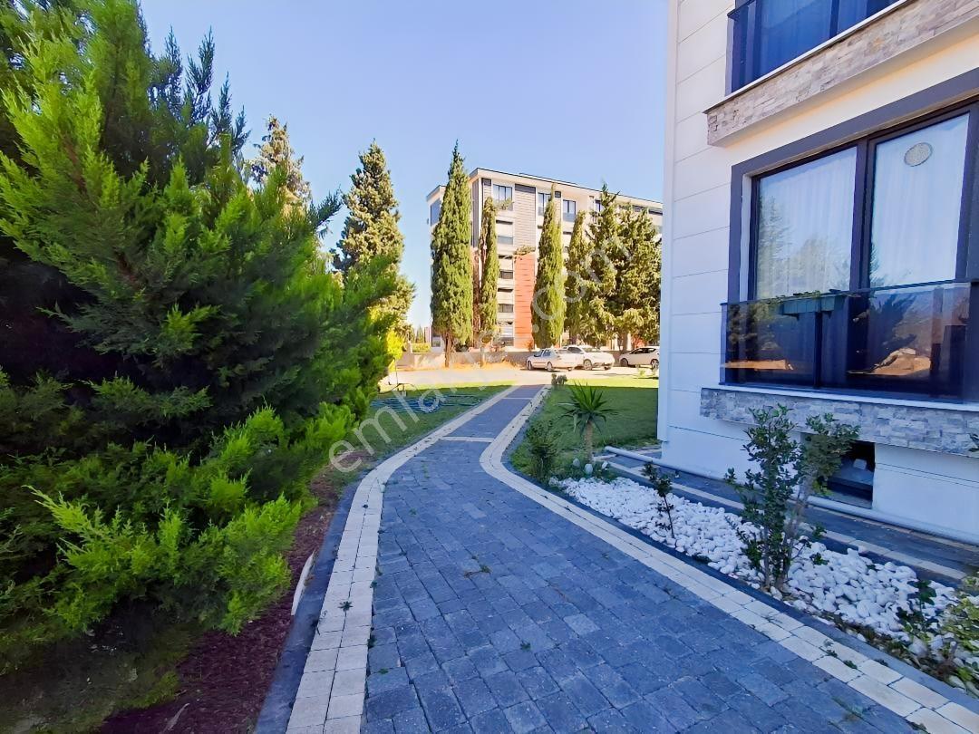Rw Nefes'ten Bahçelievler'de Site İçi Temiz Kullanışlı 1+1 Daire — fotoğraf 3