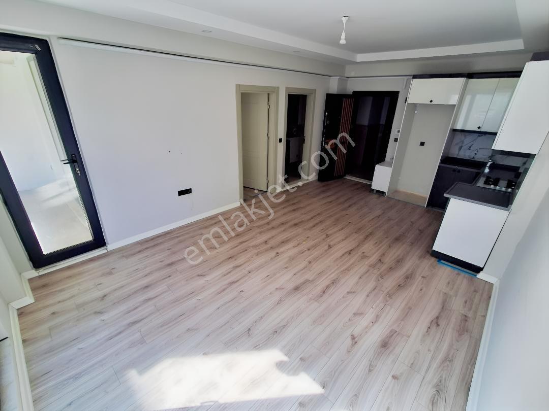 Rw Nefes'ten Bahçelievler'de Site İçi Temiz Kullanışlı 1+1 Daire — fotoğraf 5