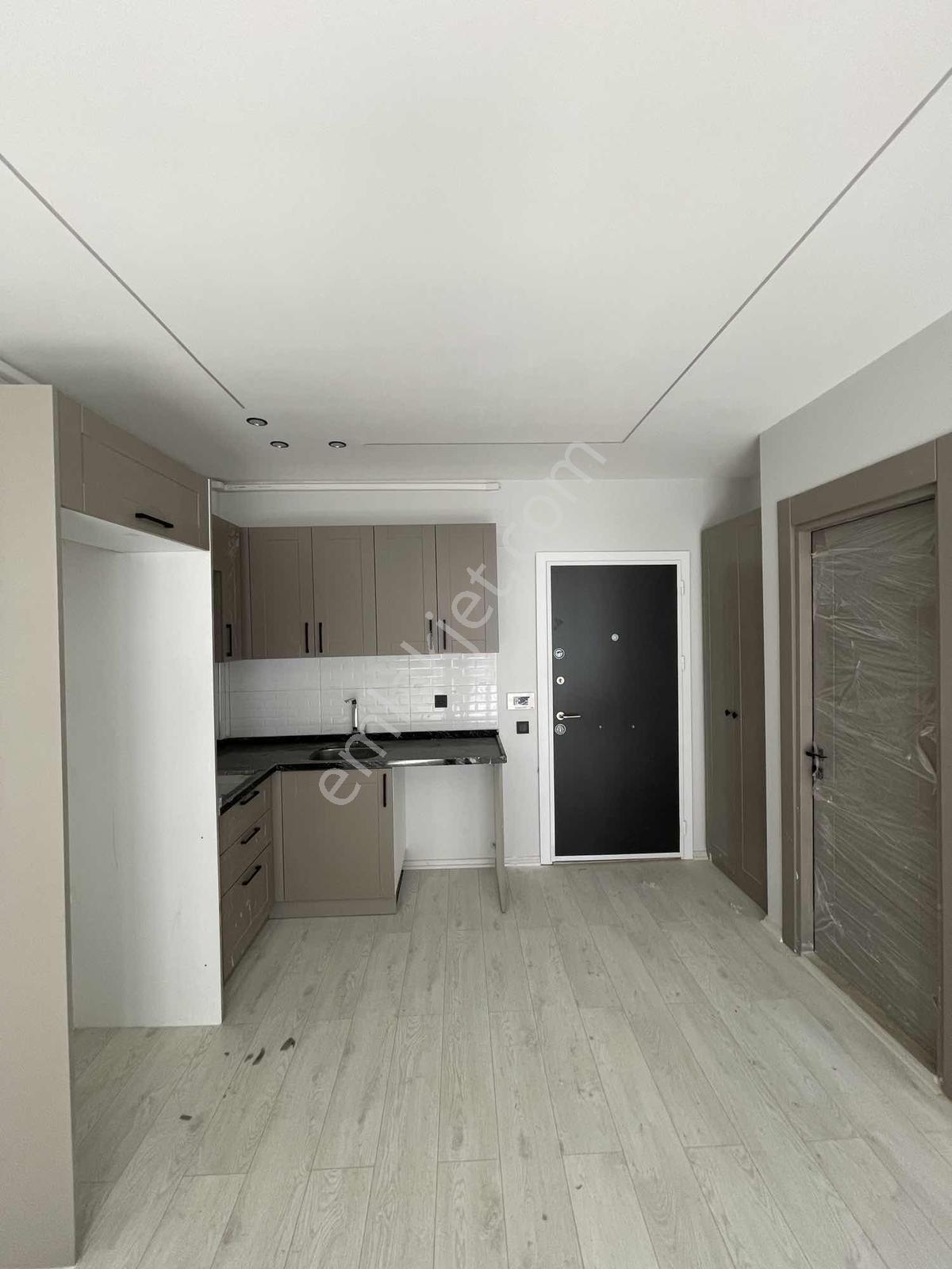Erguvan Bulvarında Yenı Bına Yatay Mımarı Yerden Isıtmalı Lux1+1