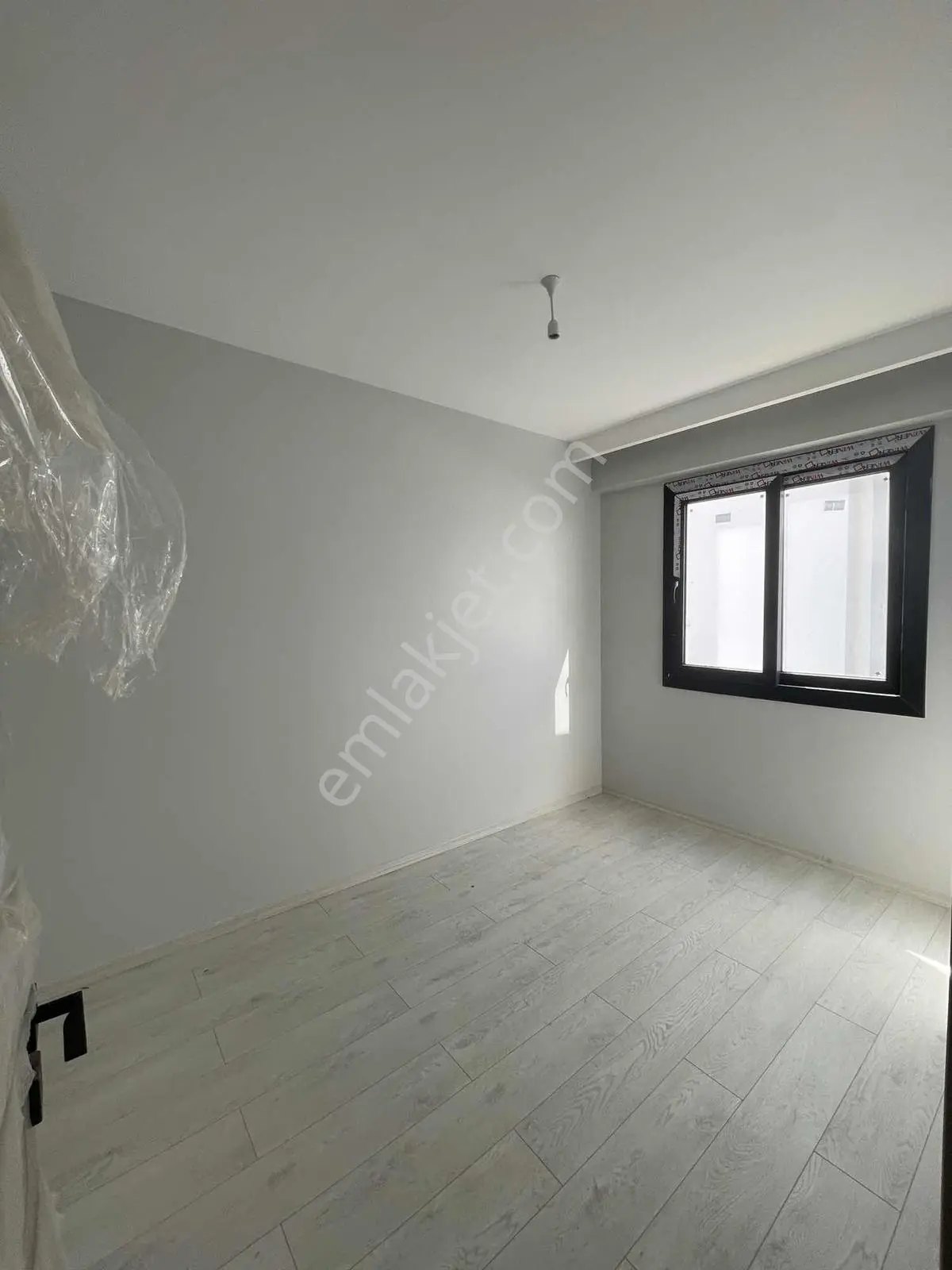Erguvan Bulvarında Yenı Bına Yatay Mımarı Yerden Isıtmalı Lux1+1 — fotoğraf 14