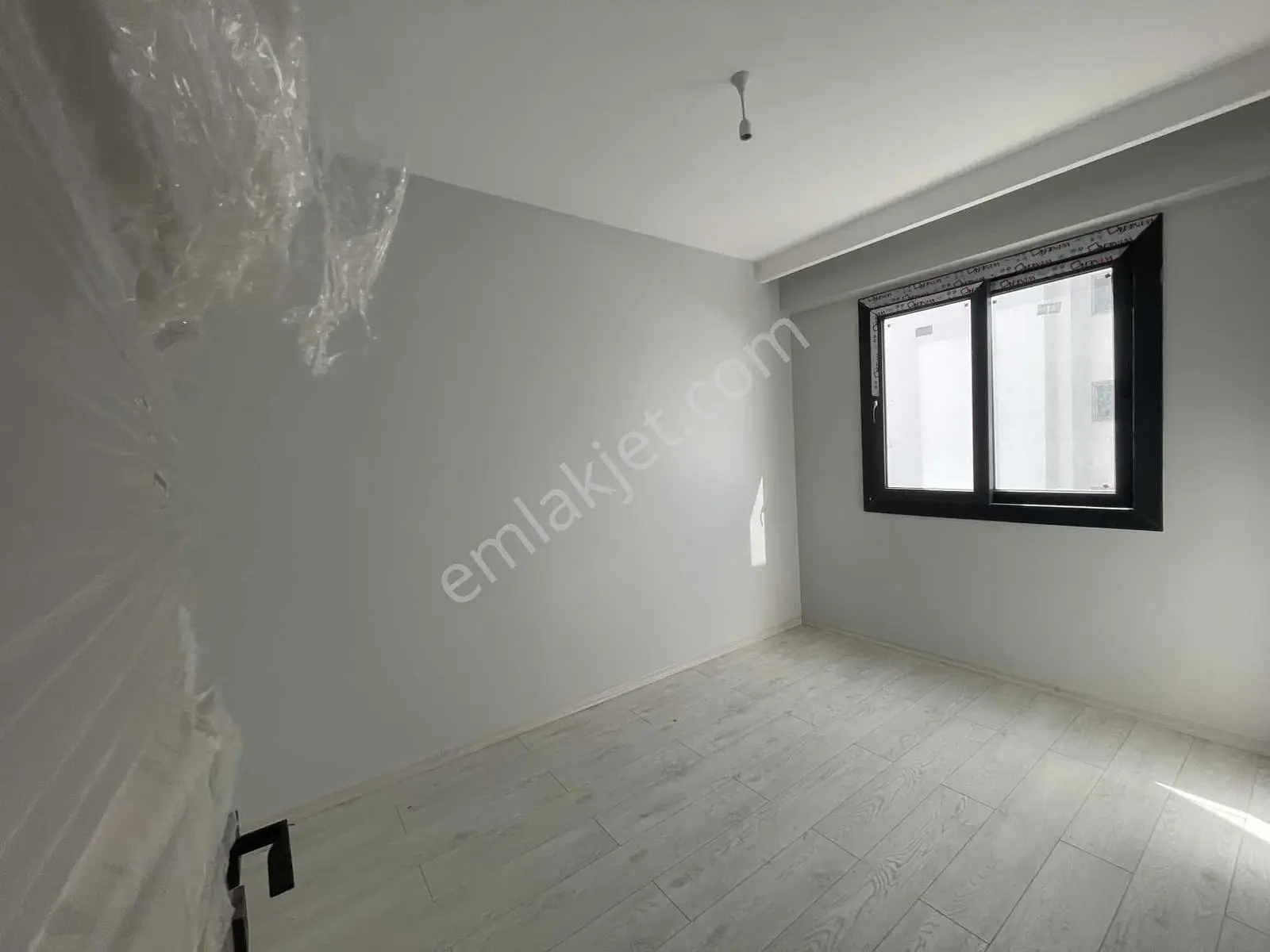 Erguvan Bulvarında Yenı Bına Yatay Mımarı Yerden Isıtmalı Lux1+1 — fotoğraf 15