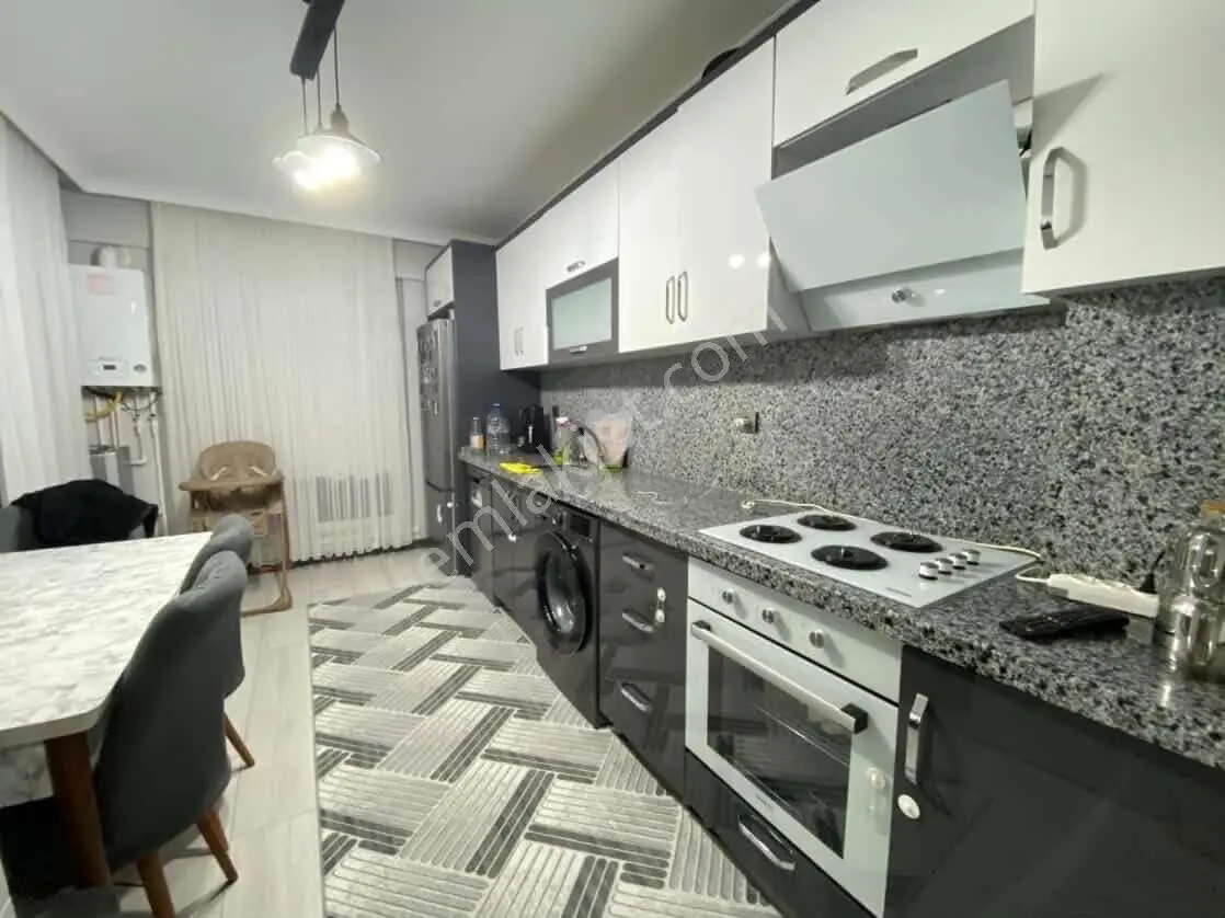 Doğukent Cad Yakını Site İçerisinde 3+1 Ful Yapılı Satılık Daire — fotoğraf 2