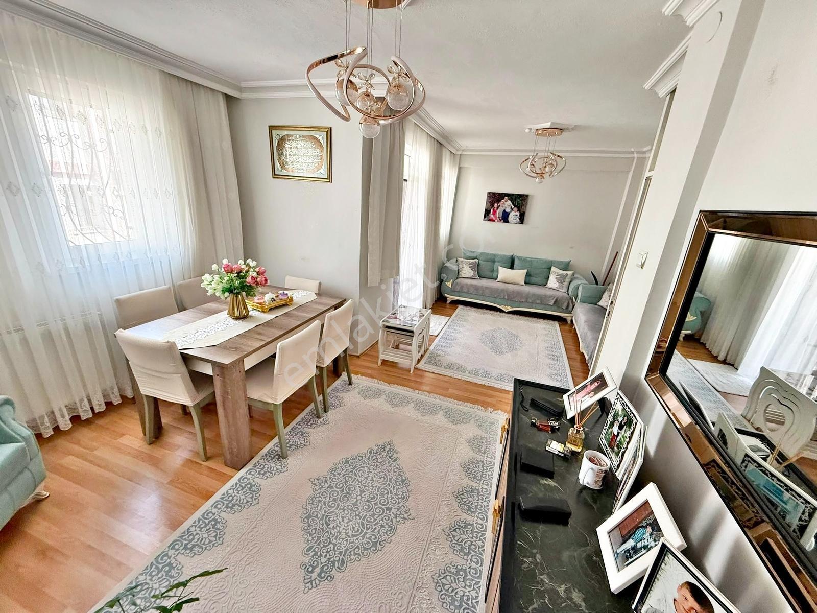 Batıkent Uğur Sitesi Müstakil Bahçeli "triplex" Acil Satılık 5+1 — fotoğraf 2