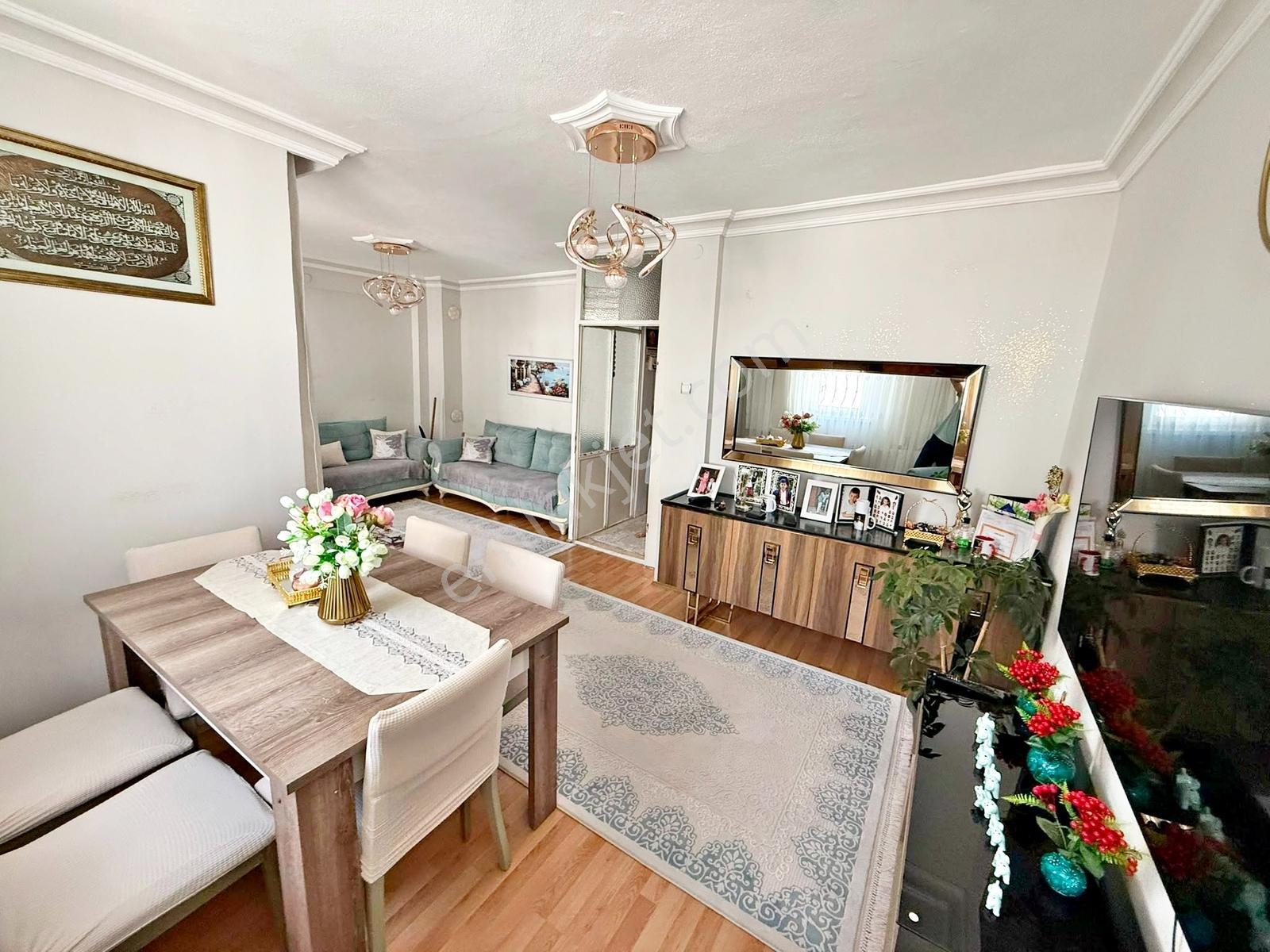 Batıkent Uğur Sitesi Müstakil Bahçeli "triplex" Acil Satılık 5+1 — fotoğraf 4