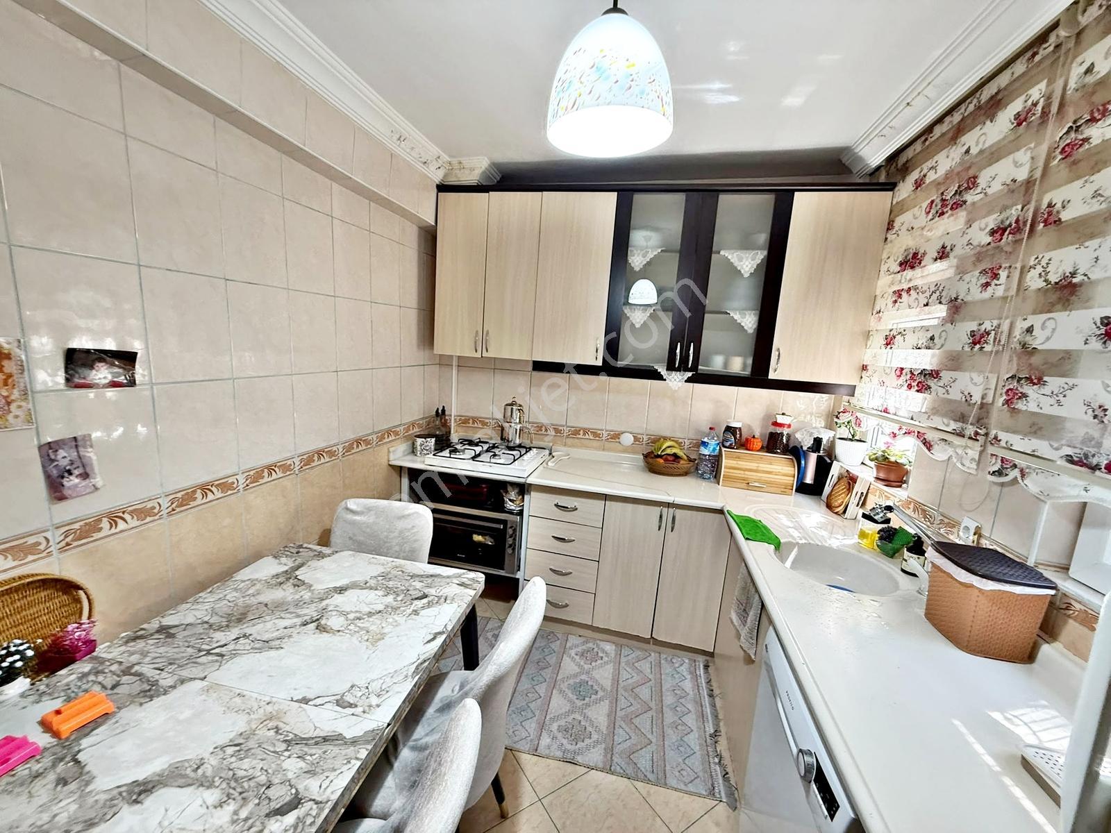 Batıkent Uğur Sitesi Müstakil Bahçeli "triplex" Acil Satılık 5+1 — fotoğraf 5