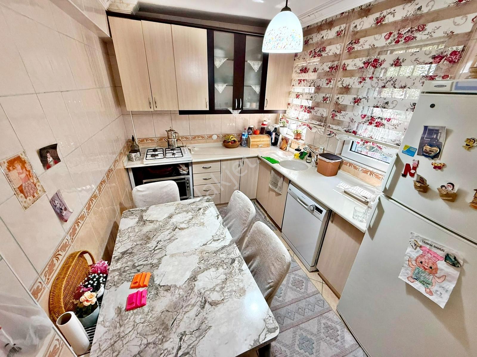 Batıkent Uğur Sitesi Müstakil Bahçeli "triplex" Acil Satılık 5+1 — fotoğraf 8