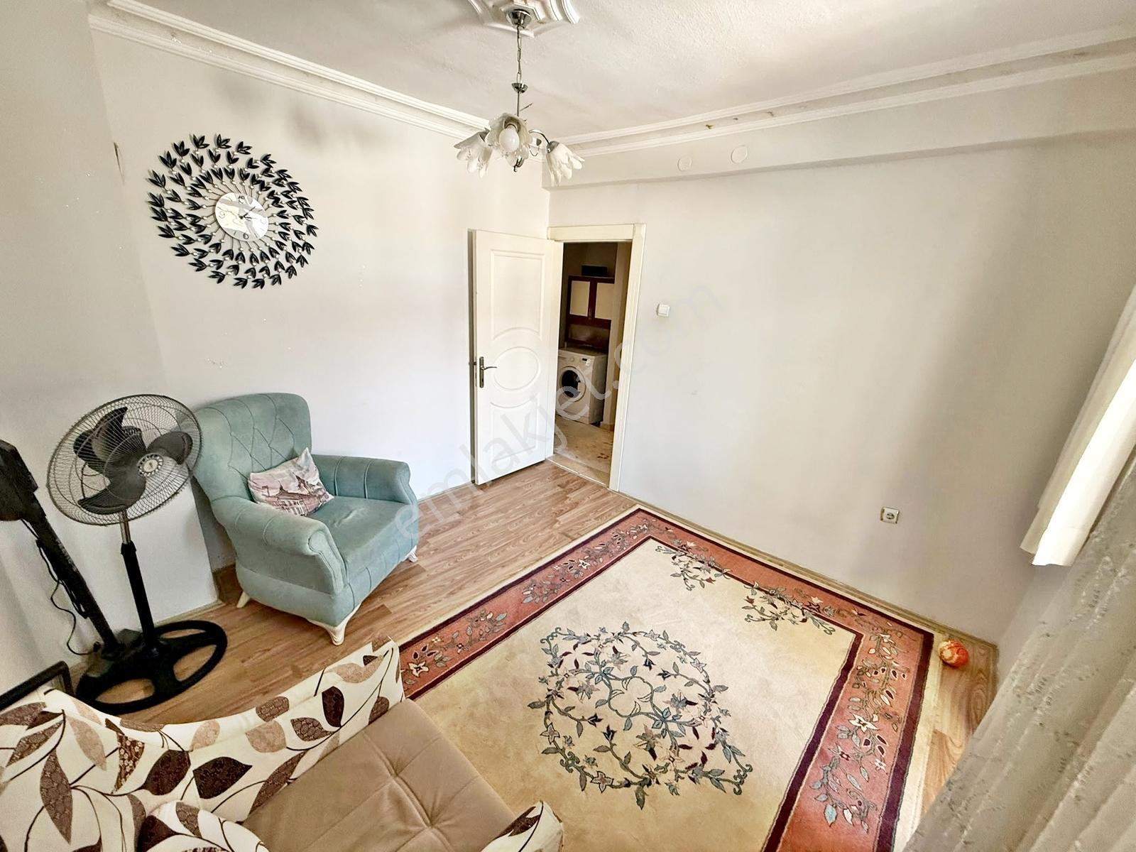 Batıkent Uğur Sitesi Müstakil Bahçeli "triplex" Acil Satılık 5+1 — fotoğraf 9