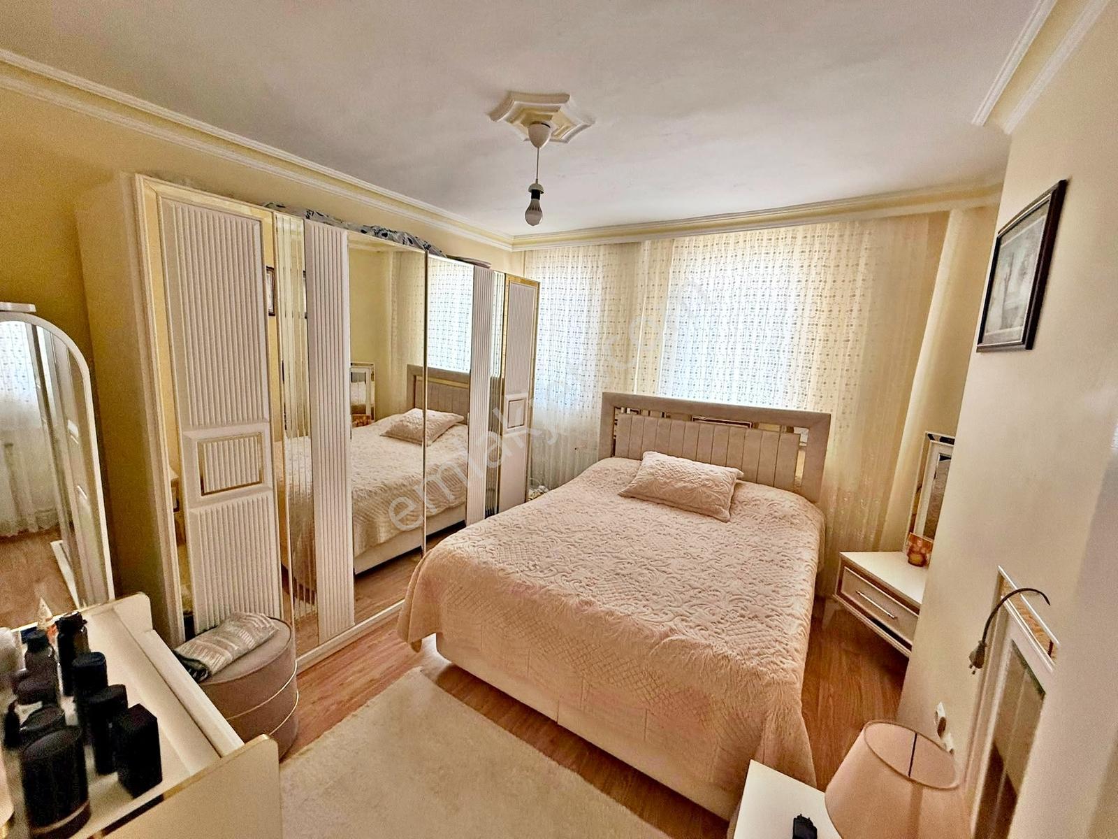 Batıkent Uğur Sitesi Müstakil Bahçeli "triplex" Acil Satılık 5+1 — fotoğraf 14