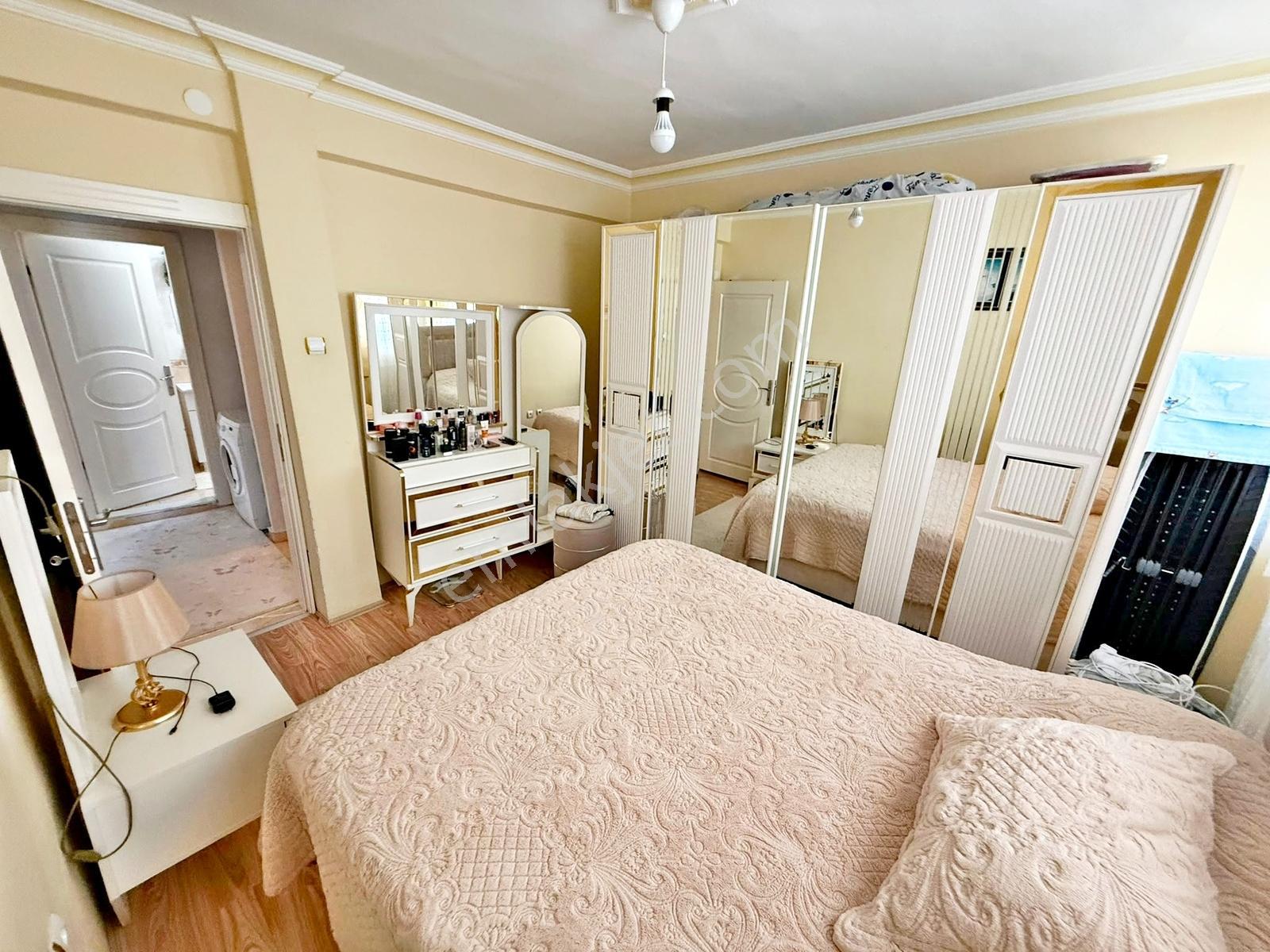 Batıkent Uğur Sitesi Müstakil Bahçeli "triplex" Acil Satılık 5+1 — fotoğraf 16
