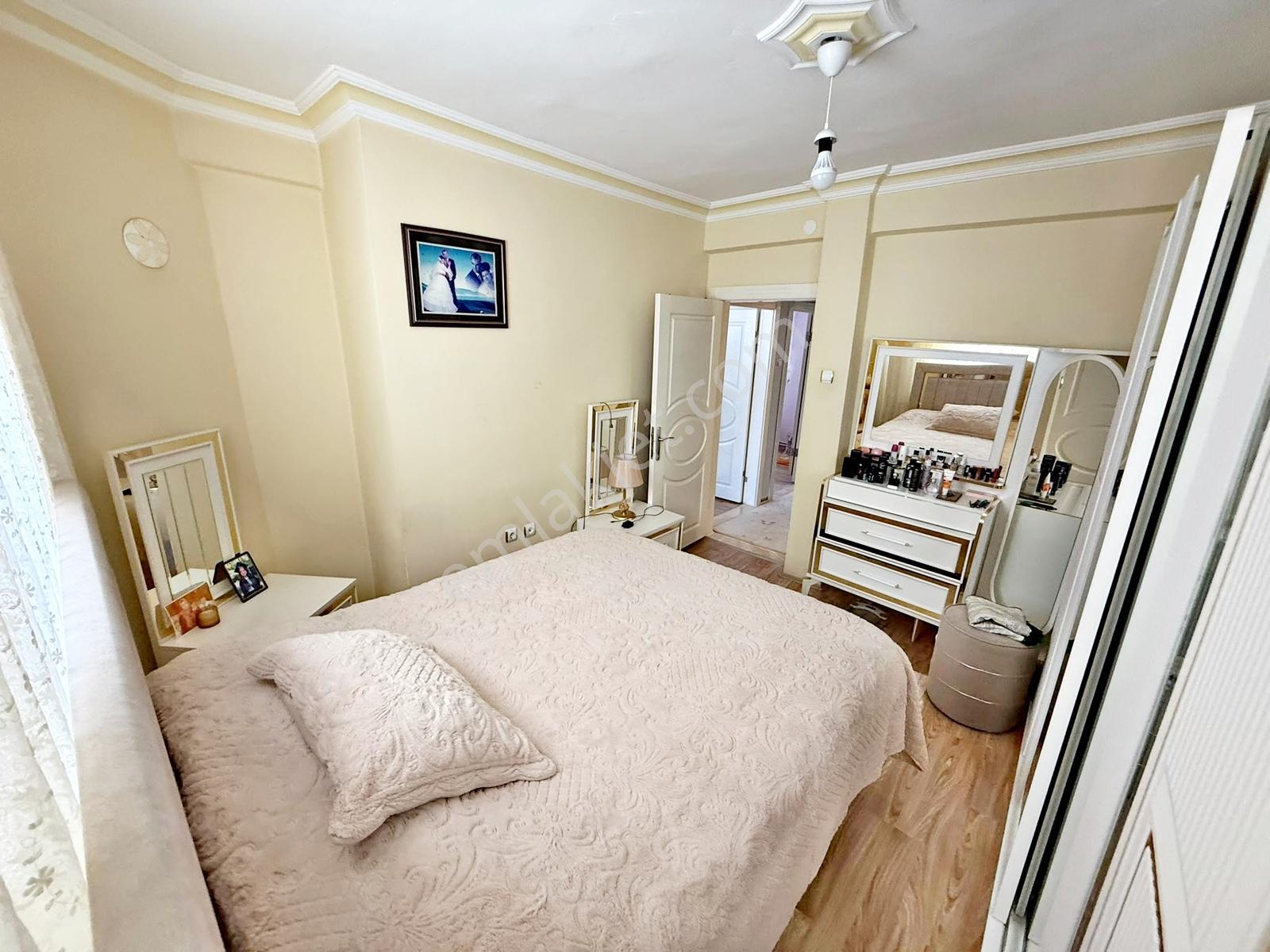 Batıkent Uğur Sitesi Müstakil Bahçeli "triplex" Acil Satılık 5+1 — fotoğraf 17