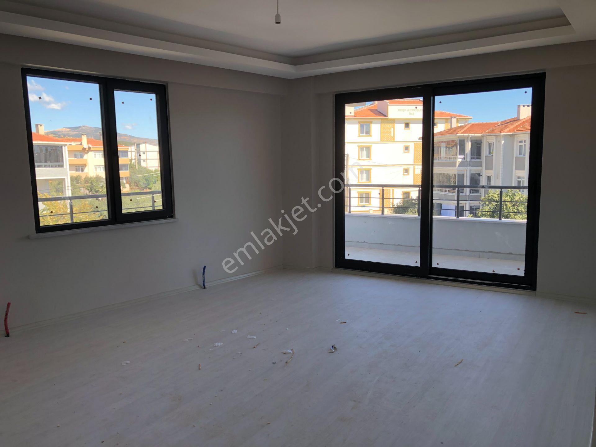 Şarköy De Işık Emlaktan Camikebir Mah De 2+1 105 M2 Daire — fotoğraf 9