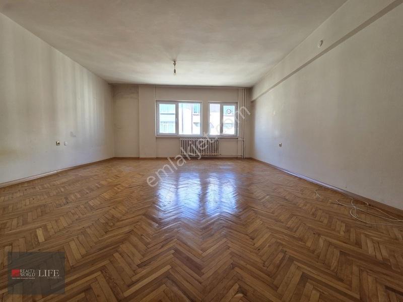 Rw Lıfe // Yunusemre Caddesi Arakat Asansörlü 3+1 Satılık Daire — fotoğraf 3