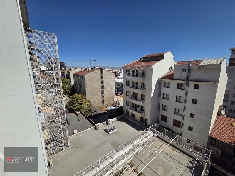 Rw Lıfe // Yunusemre Caddesi Arakat Asansörlü 3+1 Satılık Daire — fotoğraf 23