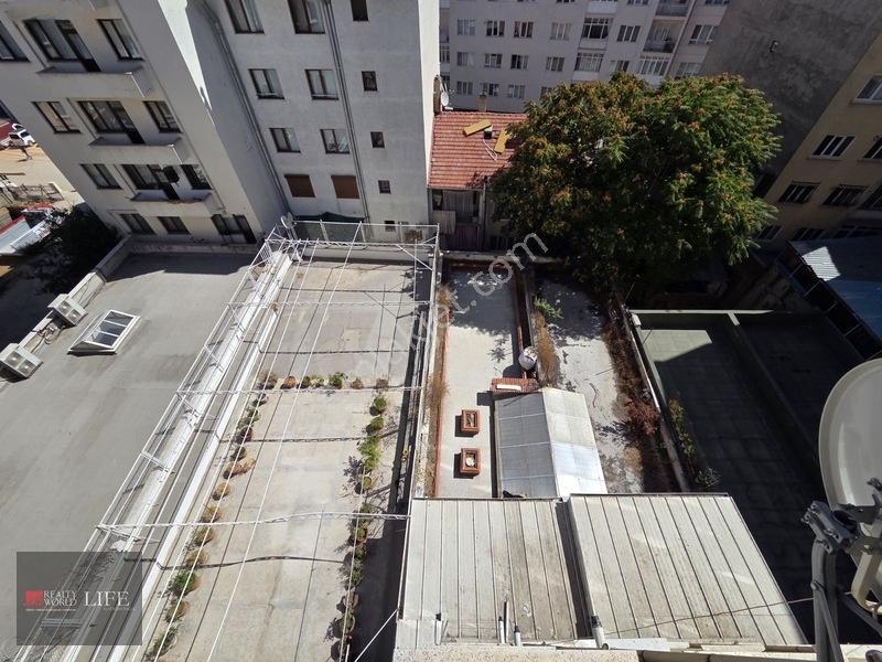 Rw Lıfe // Yunusemre Caddesi Arakat Asansörlü 3+1 Satılık Daire — fotoğraf 24