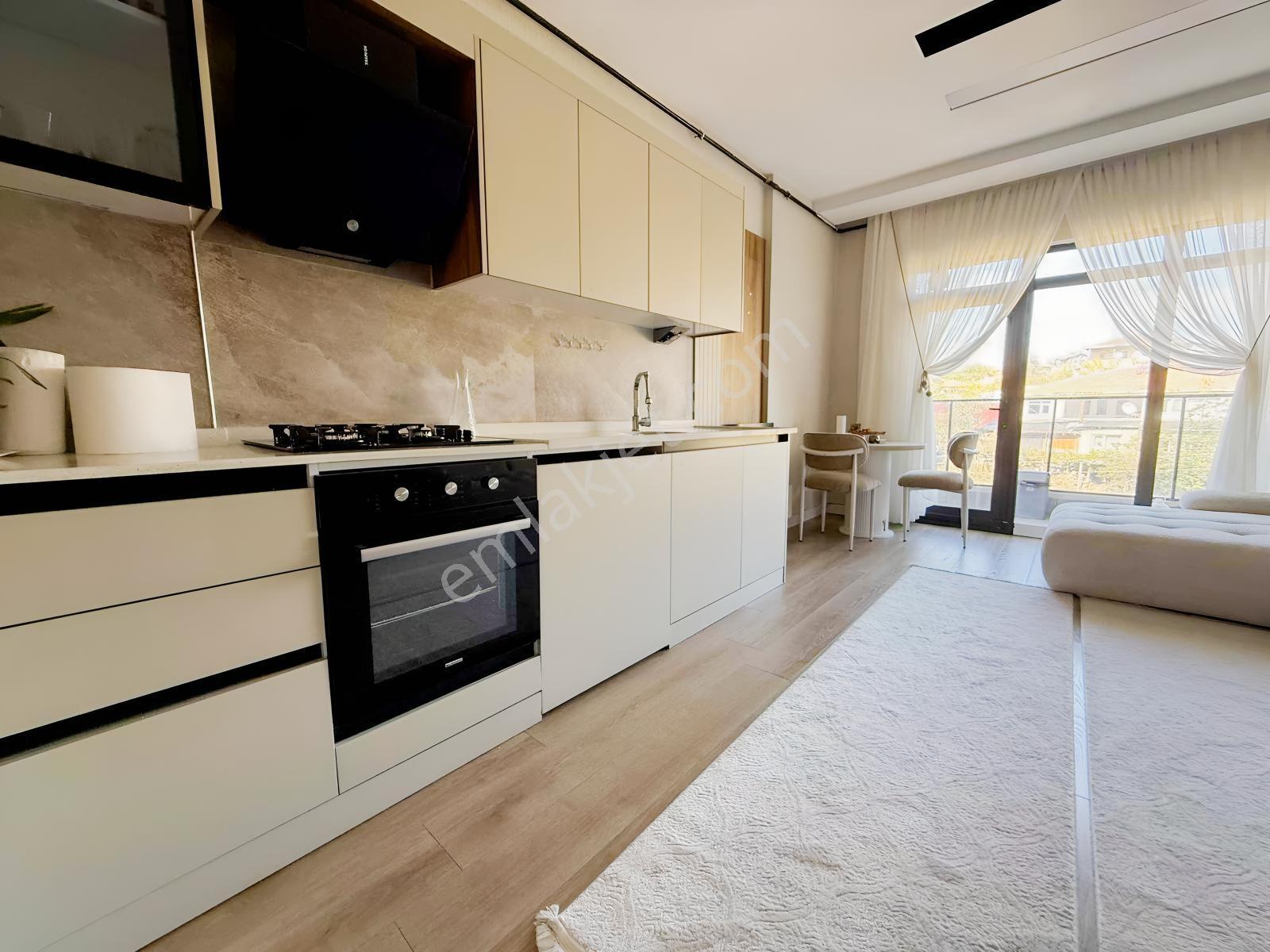 Alaçatı'dan İncek'te/yerden Isıtma/iskanlı/ultra Lüx 1+1 Satılık — fotoğraf 8