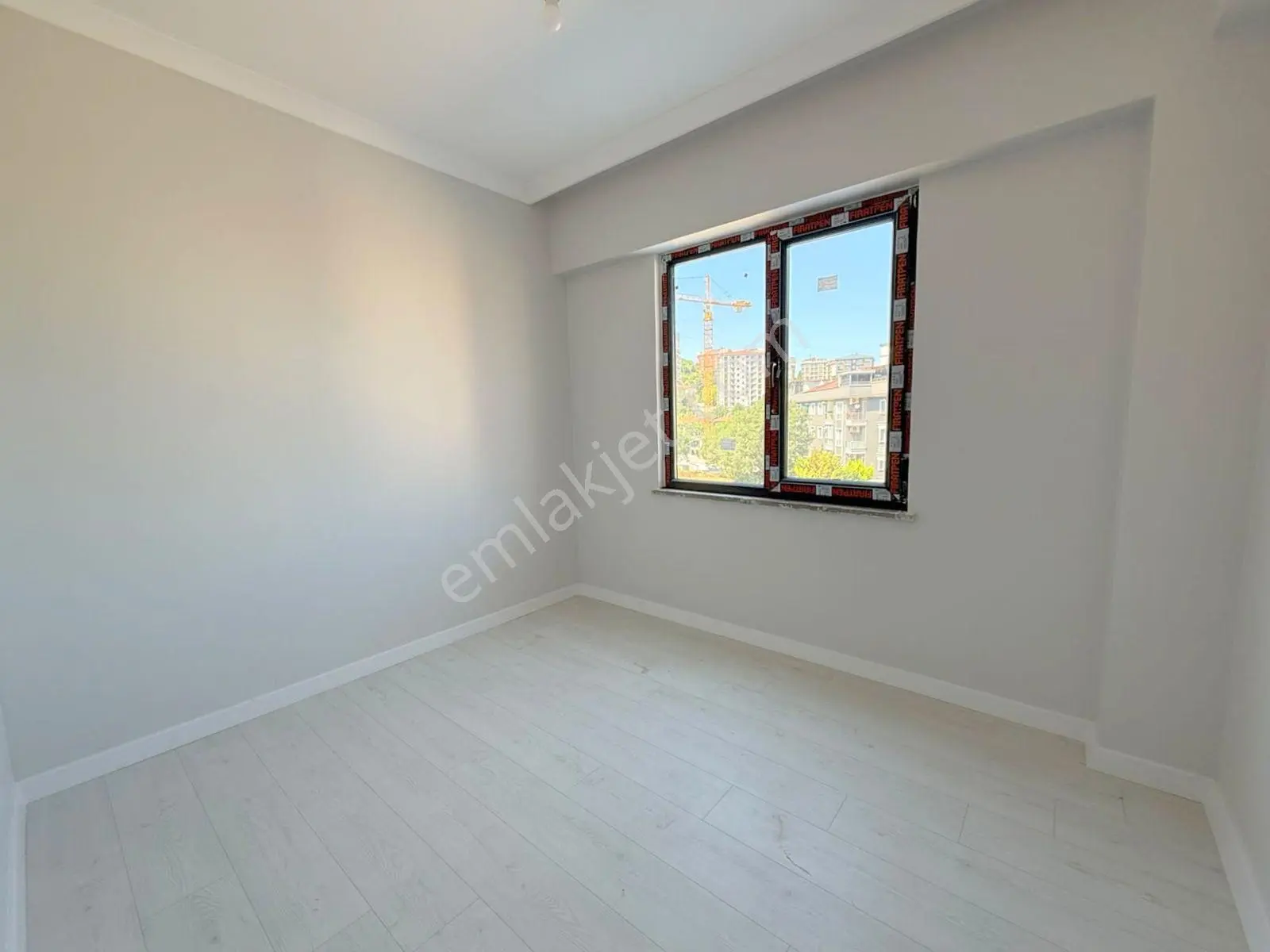Mertcan'dan Yayalar Mah. Caddeye 1dk Balkonlu Sıfır 3+1 Daire — fotoğraf 11