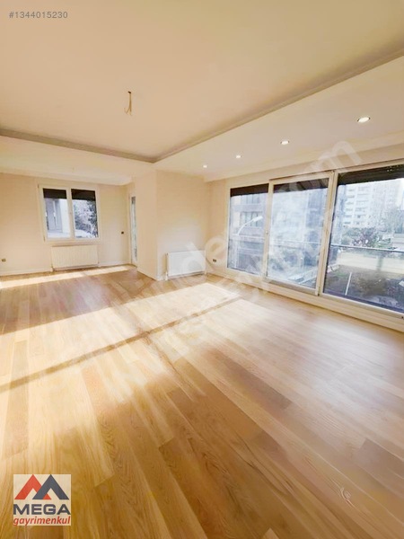 Mega'Dan Feneryolunda 140 M2 3+1 Balkonlu Misafir Wc'Li Lüks