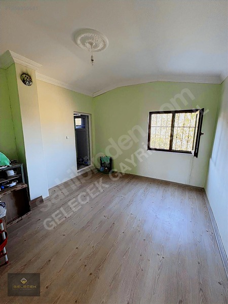 Yurtbaşı'nda Evi, Havuzu Yetişmiş Bahçe&bağı Olan Harika Fırsat — fotoğraf 13