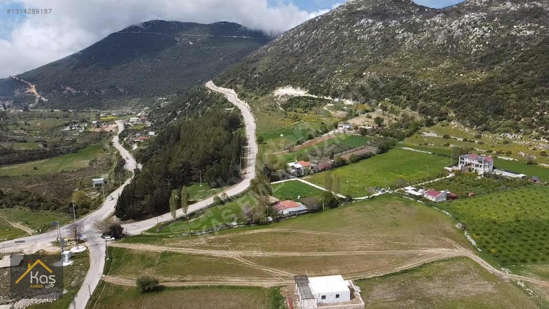 Kaş Sarıbelende Bahçe İçinde Satılık 3 Tane Havuzlu Vılla — fotoğraf 3