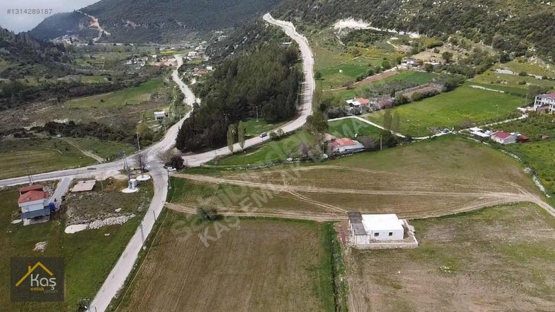 Kaş Sarıbelende Bahçe İçinde Satılık 3 Tane Havuzlu Vılla — fotoğraf 4