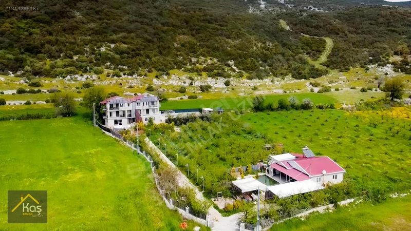 Kaş Sarıbelende Bahçe İçinde Satılık 3 Tane Havuzlu Vılla — fotoğraf 15