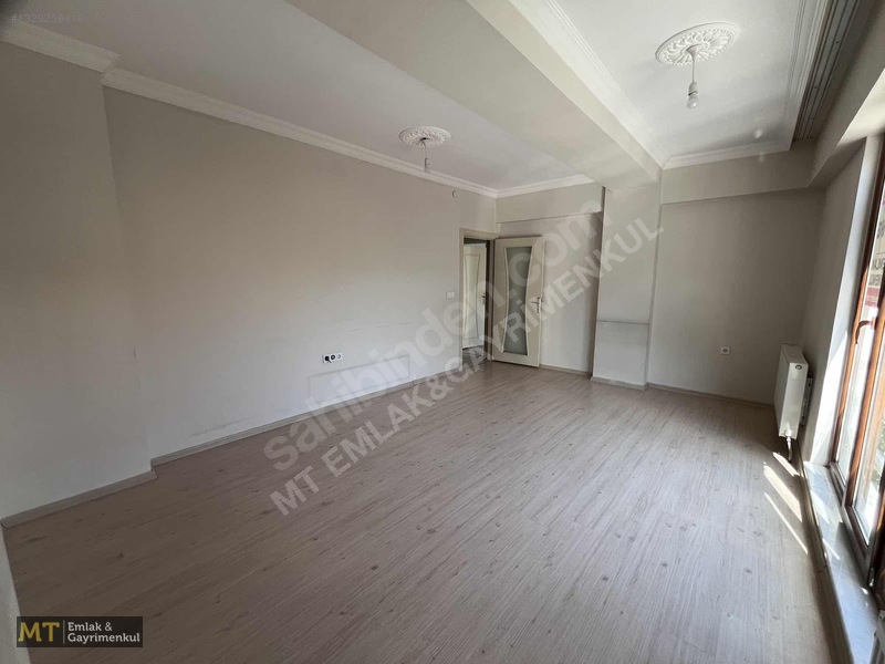 Mt Emlak'tan Avm Yakını Kiralık 3+1 Daire — fotoğraf 4
