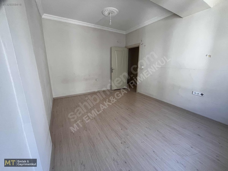 Mt Emlak'tan Avm Yakını Kiralık 3+1 Daire — fotoğraf 9