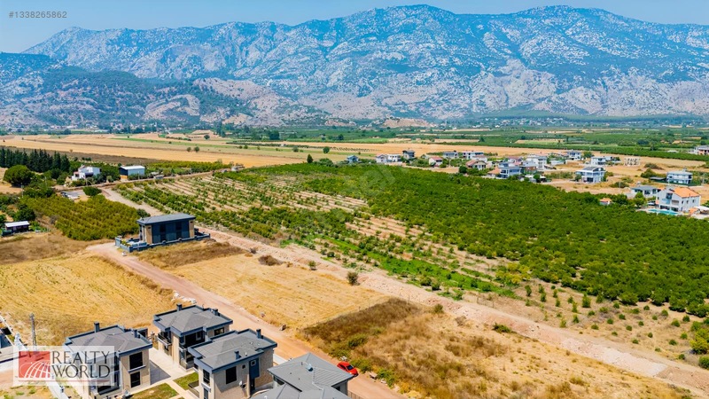 Döşemealtı Yeniköyde Satılık Villa Arsası 1400 M2 — fotoğraf 2