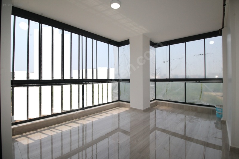 Havuzlu Site İçerisinde,bağımsız Mutfak,geniş Oturumlu 2+1 Daire — fotoğraf 7