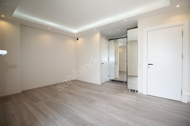 Havuzlu Site İçerisinde,bağımsız Mutfak,geniş Oturumlu 2+1 Daire — fotoğraf 19