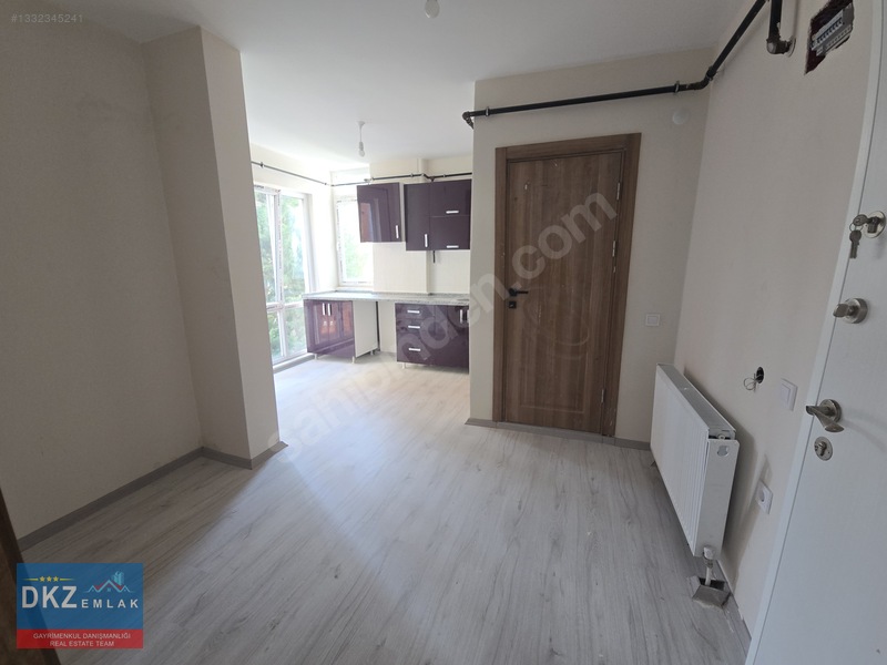 Merkezi Konumda Ara Kat Kiralık 1+1 Daire — fotoğraf 4