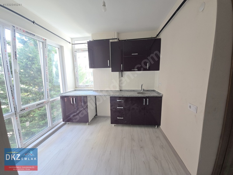 Merkezi Konumda Ara Kat Kiralık 1+1 Daire — fotoğraf 8