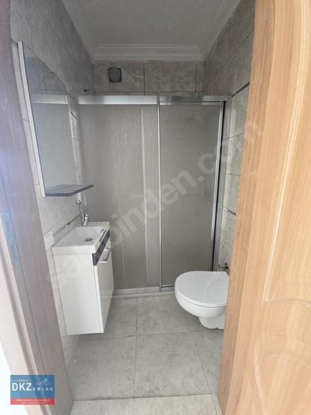 Merkezi Konumda Ara Kat Kiralık 1+1 Daire — fotoğraf 9