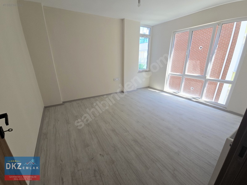 Merkezi Konumda Ara Kat Kiralık 1+1 Daire — fotoğraf 12