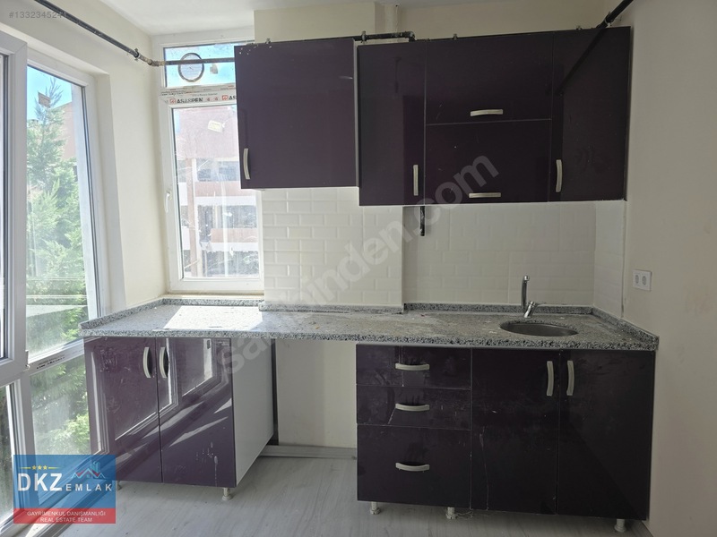 Merkezi Konumda Ara Kat Kiralık 1+1 Daire — fotoğraf 13