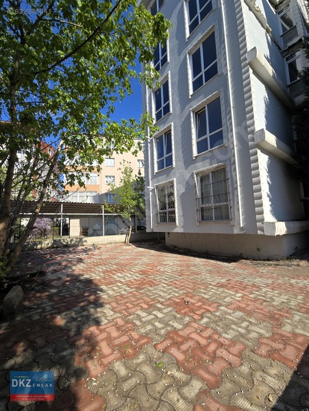 Merkezi Konumda Ara Kat Kiralık 1+1 Daire — fotoğraf 24